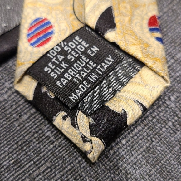 Tie by Gianfranco Ferre 100% silk with intricate logo - Picture 6 of 12